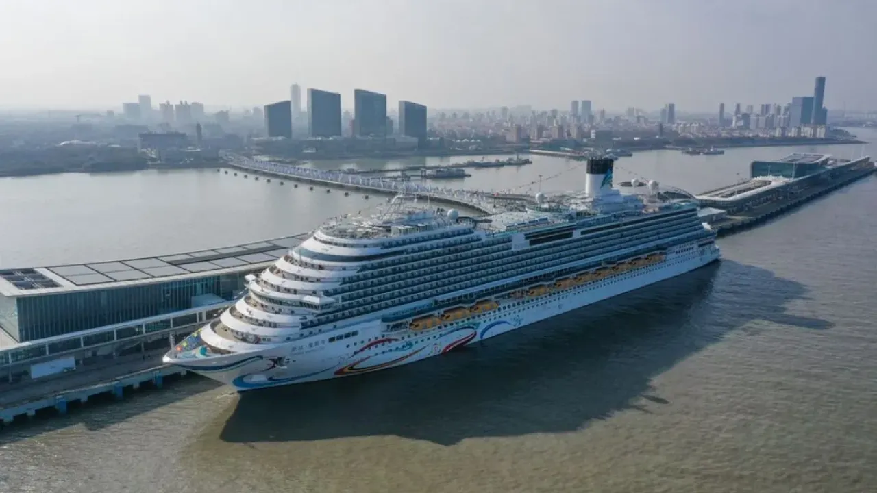 Kapal Pesiar Besar Pertama Buatan China Melayani Lebih dari 150 Ribu Wisatawan
