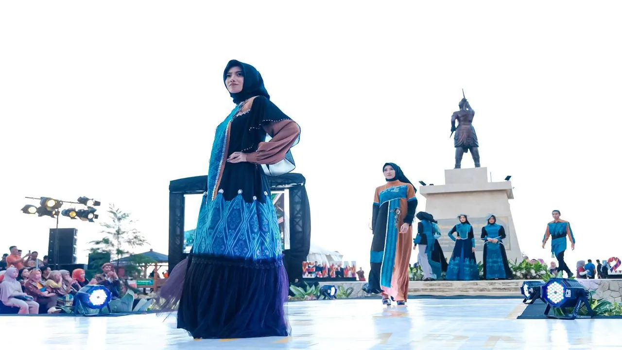 Keterlibatan Dekranasda dan DKUPP di East Java Fashion Harmony