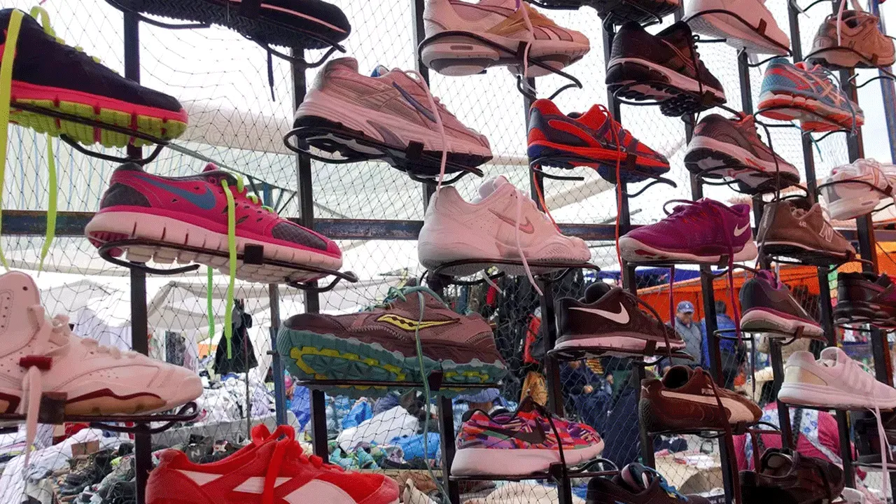 Kisah Inspiratif: Pengrajin Sepatu Kulit Depok Melawan Arus Barang Impor China