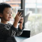 Negara yang Membatasi Penggunaan Gadget pada Anak