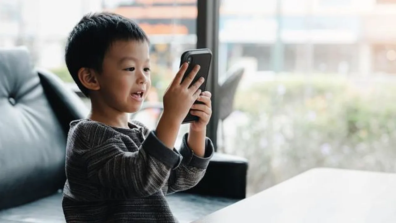 Negara yang Membatasi Penggunaan Gadget pada Anak